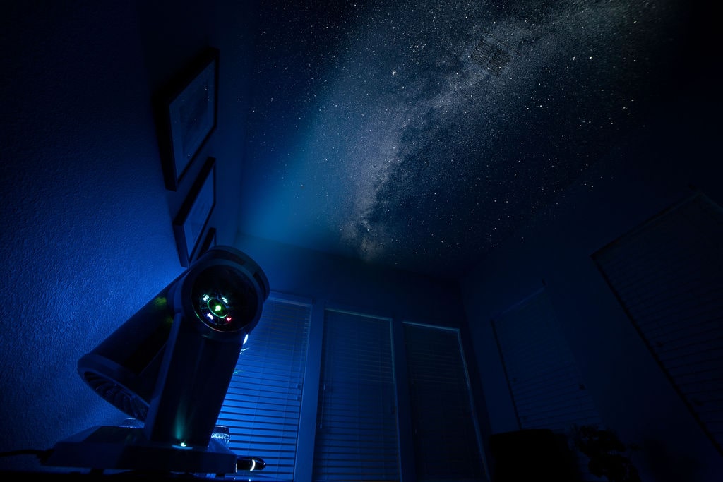 Home Planetarium - Cool things to do with a Projector - ULTRAdvice