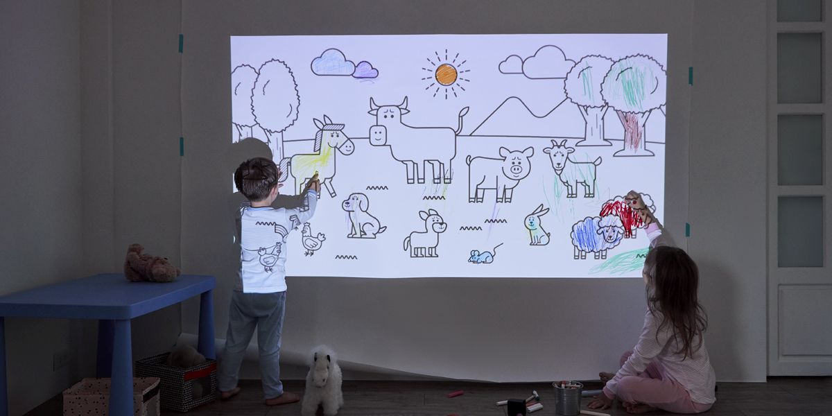 Kids Drawing and Painting Murals using a Projector